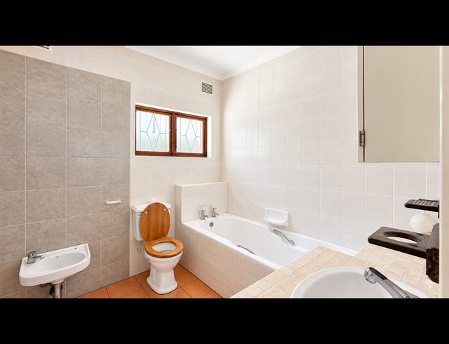 444M² MEDICAL SUITE FOR SALE IN WESTVILLE